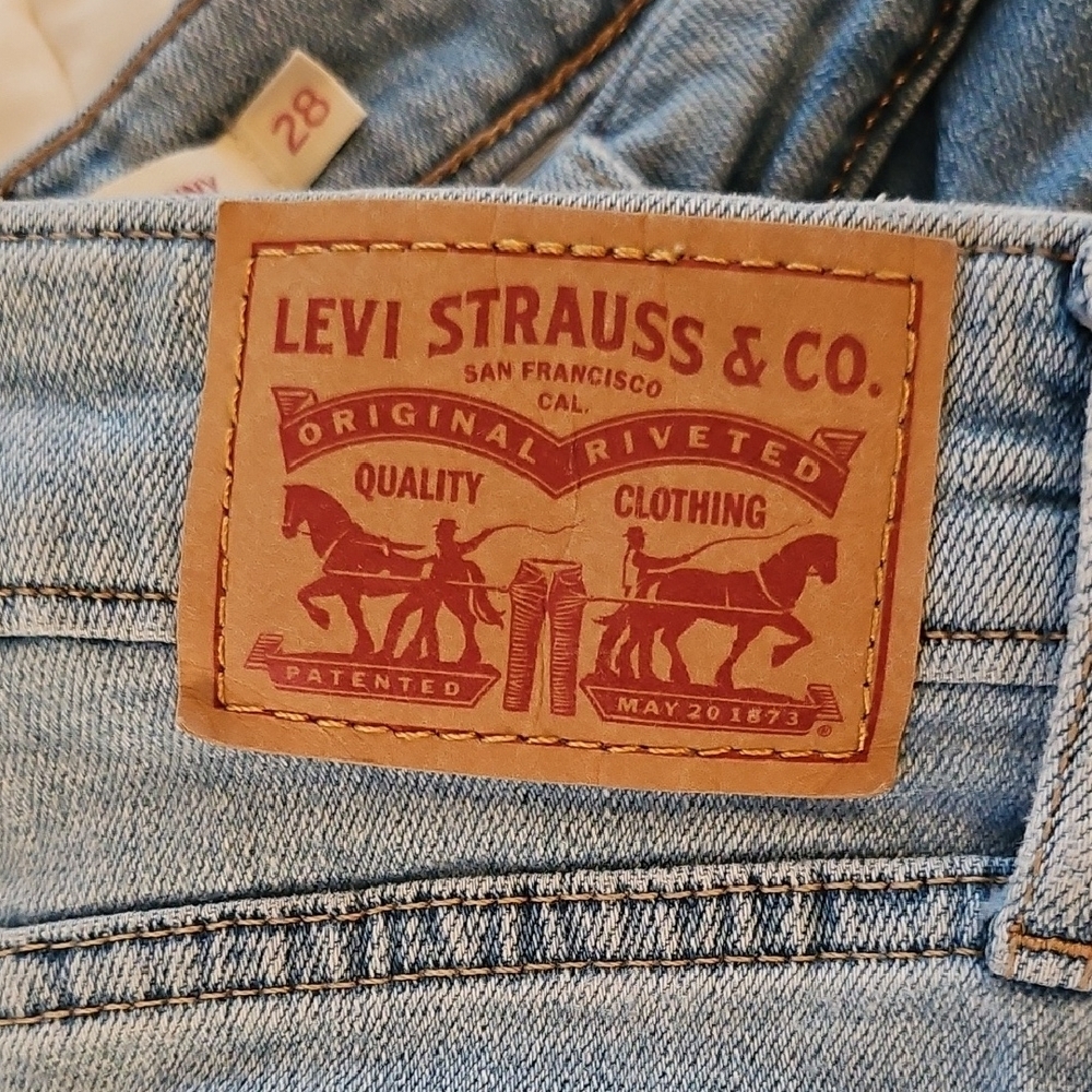 Levi's -721 High Rise Skinny Jeans - Light Blue Denim - Picture 3 of 8